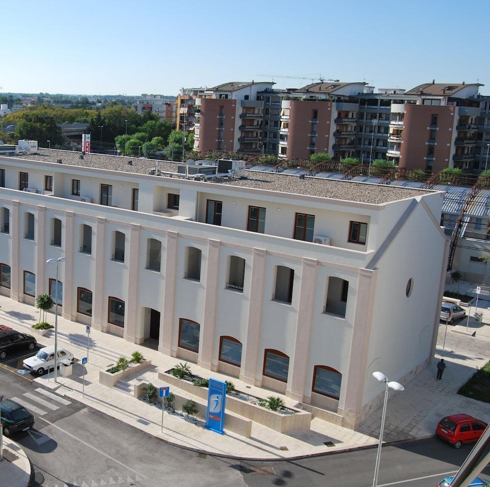 Residence Трани Экстерьер фото